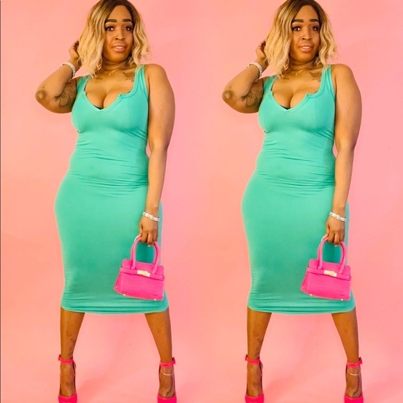 J. ELISE BOUTIQUE NEW TRENDY KELLEY GREEN SPLIT NECK‎ TANK TOP DRESS - Picture 2 of 3